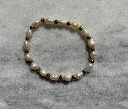 Saturday Pearls Bracelet